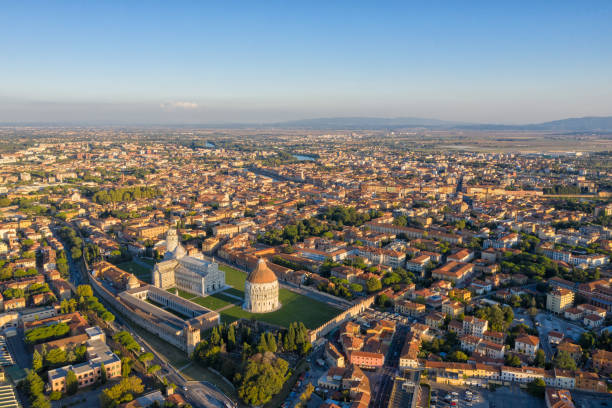 aerial view of pisa & leaning tower - cityscape pisa italy leaning tower of pisa imagens e fotografias de stock