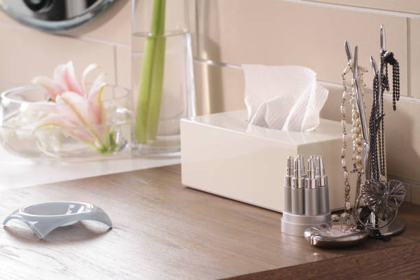 贅沢な浴室のアクセサリ - tissue ストックフォトと画像