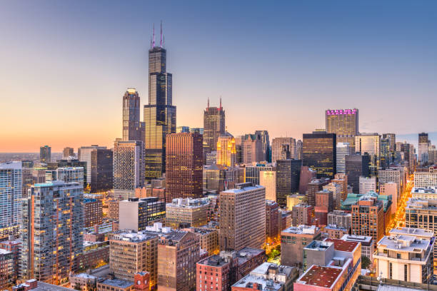 アメリカ ・ イリノイ州シカゴのスカイライン - chicago aerial ストックフォトと画像