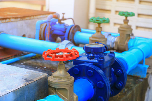 válvula vermelha canalização conjunta aço torneira de água ter tubo de reparo close-up - water pipe - fotografias e filmes do acervo