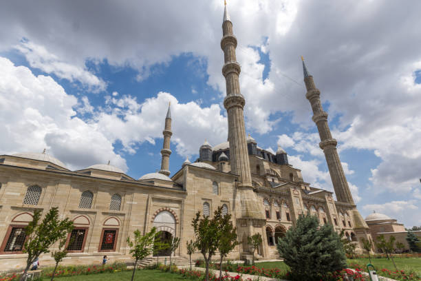 vista exterior del construido por el arquitecto mimar sinan entre 1569 y 1575 selimiye mezquita en la ciudad de edirne, tracia oriental, turquía - architect sinan fotografías e imágenes de stock