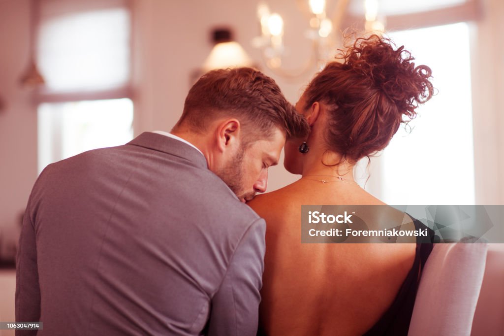 Momentos Perfectos Pareja Íntima Foto de stock y más banco de imágenes de Parejas - Parejas, Amor a primera vista, Pasión - iStock Momentos Perfectos Pareja Íntima Foto de stock y más banco de imágenes de Parejas - Parejas, Amor a primera vista, Pasión - iStock