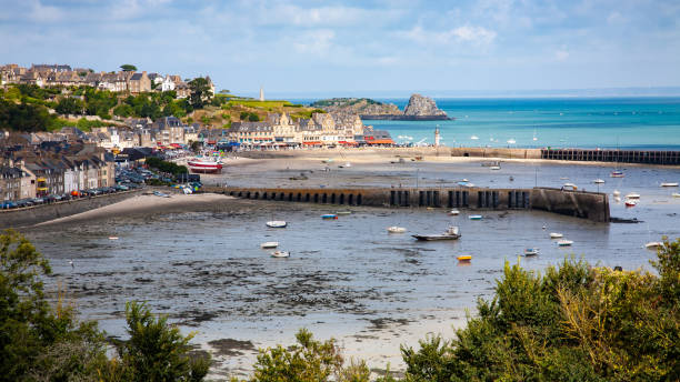 Panoramic view of Cancale Panoramic view of the coast of Cancale, Ille et Vilaine, France cancale photos stock pictures, royalty-free photos & images