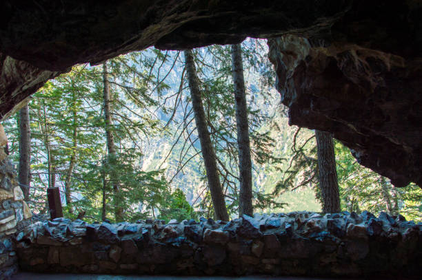 This is the overlook at the entrance to Timpanogos Cave in the American Fork Canyon.  You get to this entrance point after a 1 1/2 mile hike up the mountain so hikers are very happy to reach this spot and admire the canyon below.