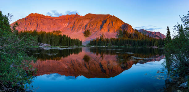 istock Sun Set Lighting Alta Lake Red 1063146944