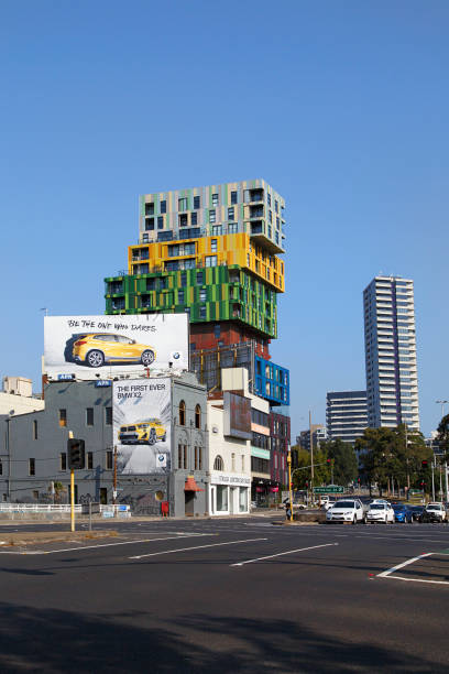 lego apartment building - st kilda - melbourne cityscape clear sky day imagens e fotografias de stock