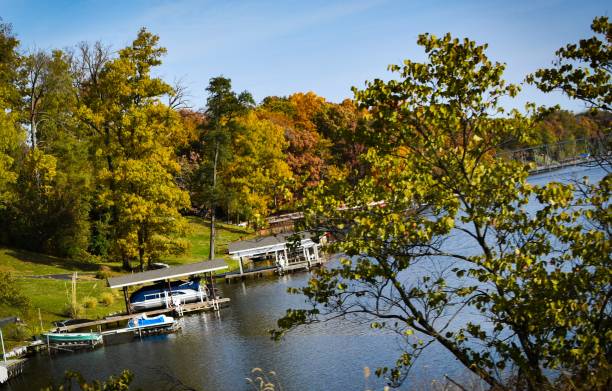 istock Autumn on the Lake Schafer 1063317376