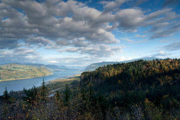 istock Crown Point in the Columbia Gorge, Oregon 1063318536