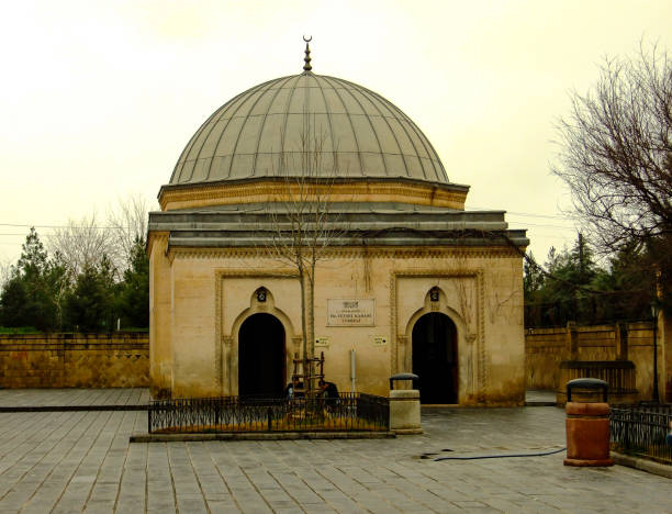 istock Old mausoleum in Siirt, Turkey (Mausoleum of Uveys-i Karni) 1063356358