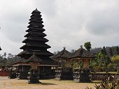 heiligen-ort-in-borobudur-bali-indonesie