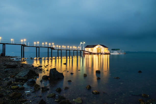 This cafe is located near the sea on the southern coast of the Korea peninsula. You can observe beautiful night view there.
