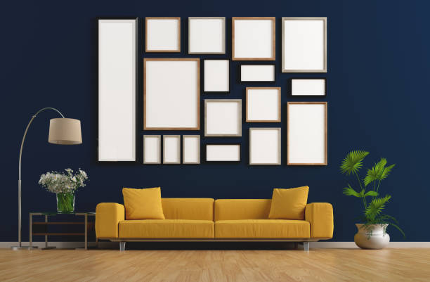 lege frames op de muur van de woonkamer, mock concept met uitknippad - muur fotos stockfoto's en -beelden