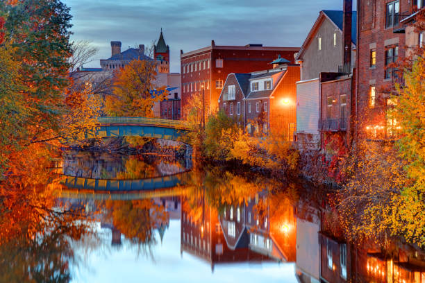 medford, massachusetts - boston skyline new england urban scene fotografías e imágenes de stock