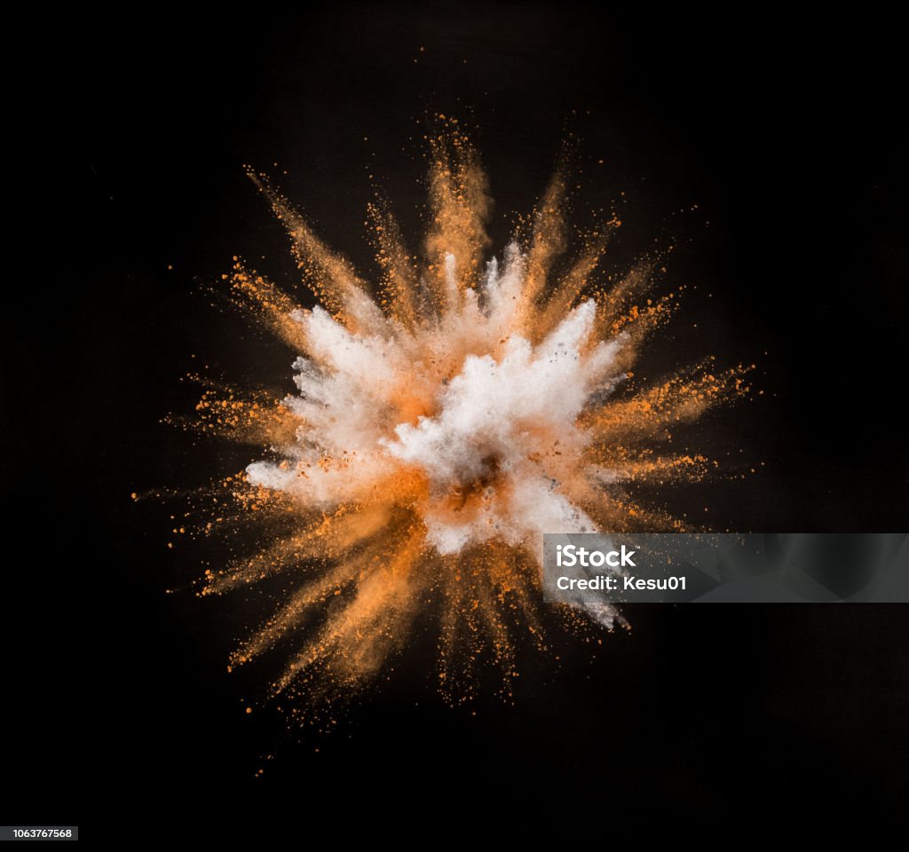 Explosion de poudre colorées sur fond noir. - Photo de Exploser libre de droits