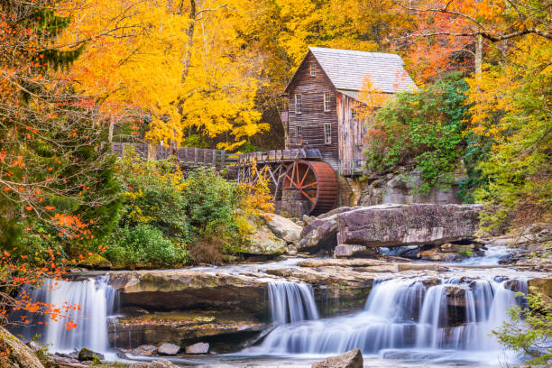 glade creek gristmill in autumn - babcock state park imagens e fotografias de stock