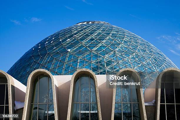 Foto de Cúpula De Um Jardim Botânico Em Milwaukee e mais fotos de stock de Milwaukee - Milwaukee, Wisconsin, Arquitetura