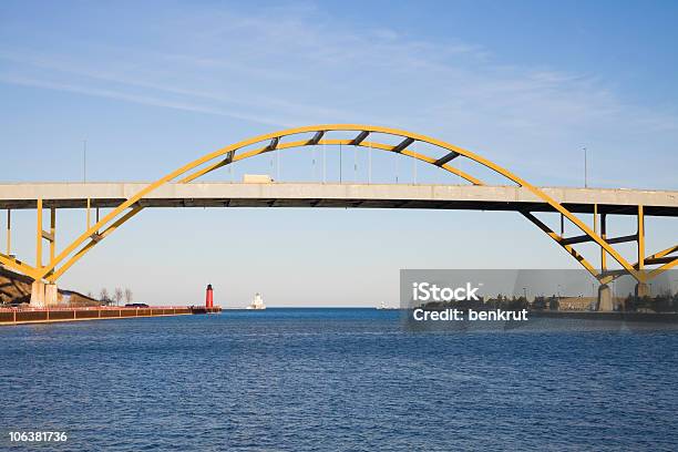 Foto de Ponte Sobre O Lago Freeway e mais fotos de stock de Milwaukee - Milwaukee, Lago Michigan, Wisconsin