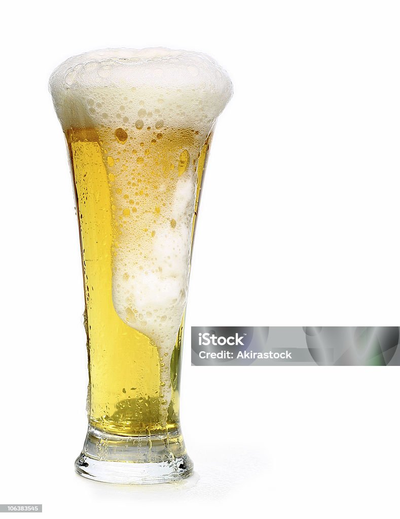 冷たいビール - いっぱいになるのロイヤリティフリーストックフォト