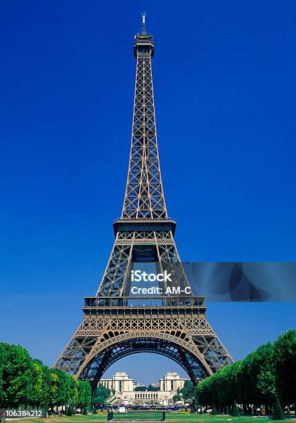 Wieża Eiffela - zdjęcia stockowe i więcej obrazów Europa - Lokalizacja geograficzna - Europa - Lokalizacja geograficzna, Styl edwardiański, Bez ludzi