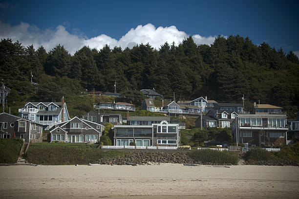 istock Expensive vacation homes of Cannon Beach, Oregon 106386690