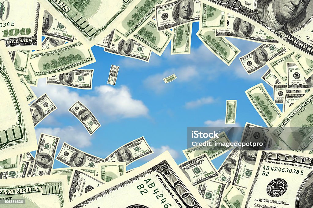 Voando dinheiro no céu claro - Foto de stock de Aberto royalty-free