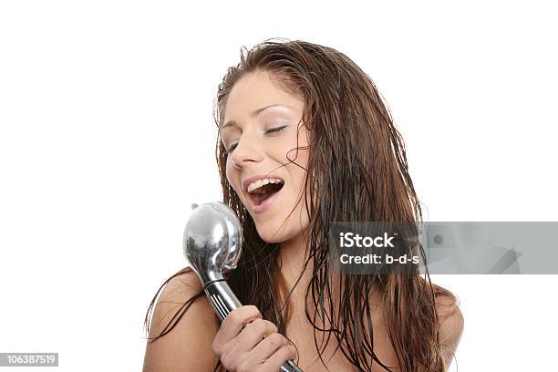 Śpiewać W Prysznic - zdjęcia stockowe i więcej obrazów Śpiewać - Śpiewać, Prysznic, Kobiety