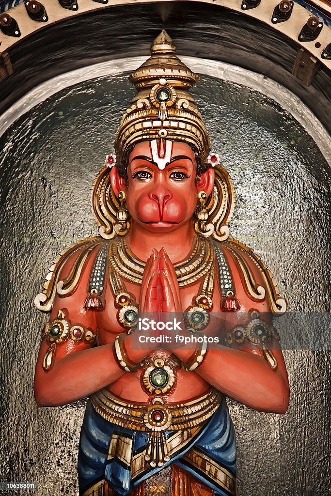 Hanuman Estátua no templo Hindu - Foto de stock de Arco - Característica arquitetônica royalty-free