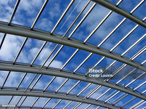 Glasdach Stockfoto und mehr Bilder von Aluminium - Aluminium, Architektur, Balkengerüst