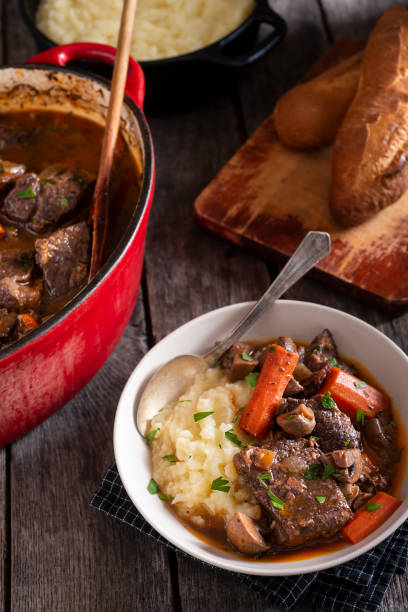 牛肉の煮込み - mashed potato food staple vertical color image ストックフォトと画像