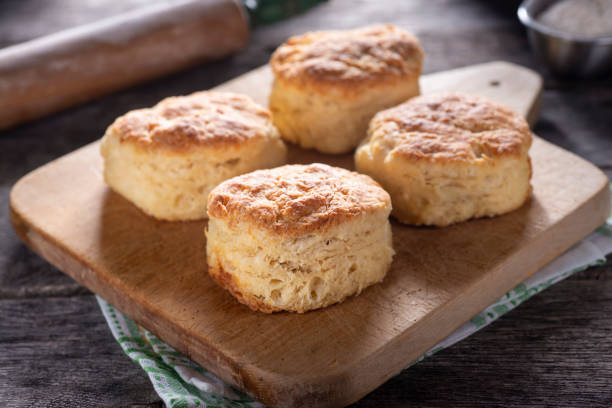 biscuits à levure chimique - biscuit au babeurre photos et images de collection