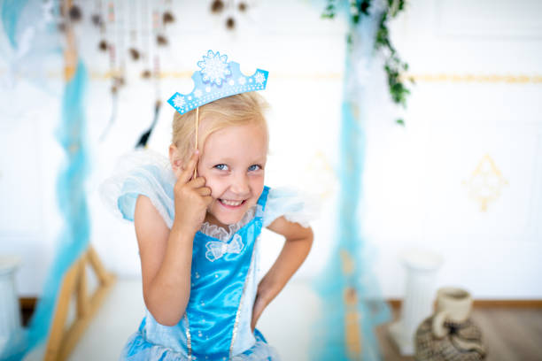 幸せな子供 - プリンセス ストックフォトと画像