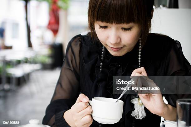 Drinking Tee Stockfoto und mehr Bilder von Anmut - Anmut, Asiatischer und Indischer Abstammung, Asien