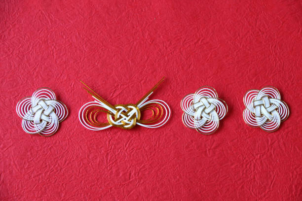 istock Japanese new year's image (mizuhiki-kazari and washi) 1064119144