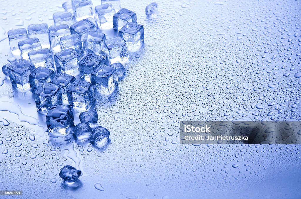 И кубики льда - Стоковые фото Без людей роялти-фри