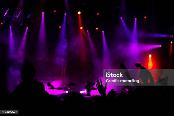 Nacht Der Diskothek Stockfoto und mehr Bilder von Bühnenscheinwerfer - Bühnenscheinwerfer, Rampenlicht, Applaudieren