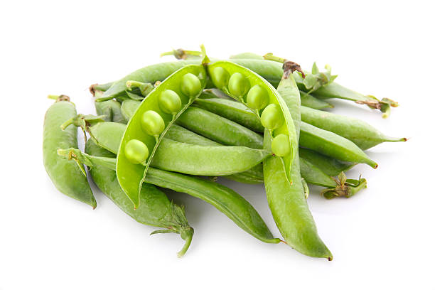 istock Heap of ripe pea vegetable isolated 106420407