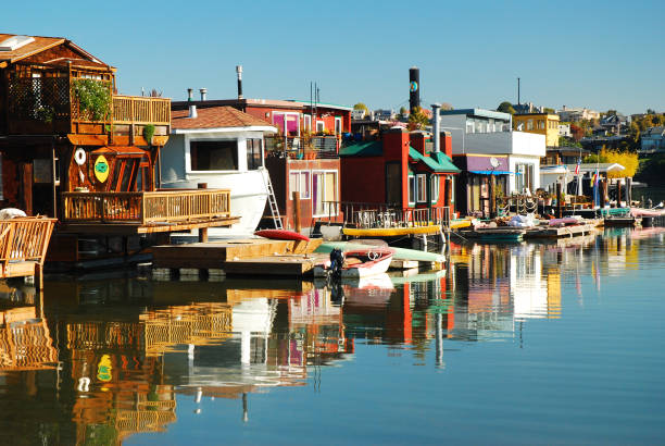 Houseboats of Sausalito Sausalito, CA, USA March 10, 2009 The houseboats of Sausalito, California have been a landmark in the northern California town for decades sausalito stock pictures, royalty-free photos & images