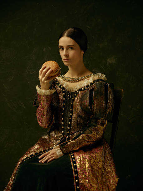 retrato de una niña con un vestido de princesa o condesa retro - renaissance women queen fashion fotografías e imágenes de stock