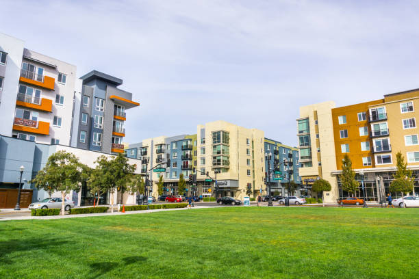 urbane landschaft in der innenstadt von sunnyvale - sunnyvale california stock-fotos und bilder