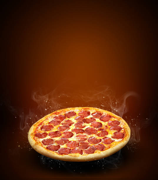 folleto publicitario vertical concepto y cartel para el menú de restaurante pizzería con pepperoni pizza de sabor delicioso, mozzarella queso y copia el espacio para su texto de promo - pizza de chorizo fotos fotografías e imágenes de stock
