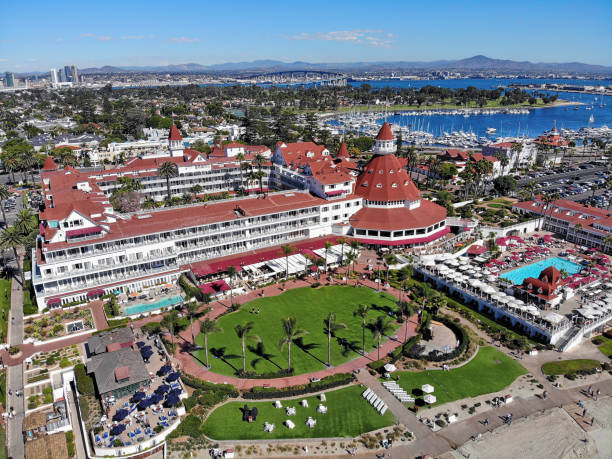 コロナド, カリフォルニア州, アメリカ合衆国 - 2018/10/20: ホテル ・ デル ・ コロナドの航空写真 - coronado bay bridge san diego california skyline california ストックフォトと画像