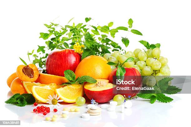 Frutta Fresca E Vitamine - Fotografie stock e altre immagini di Albicocca - Albicocca, Alimentazione sana, Arancia