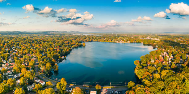 vista aérea del lago parsippany, - nueva jersey fotografías e imágenes de stock