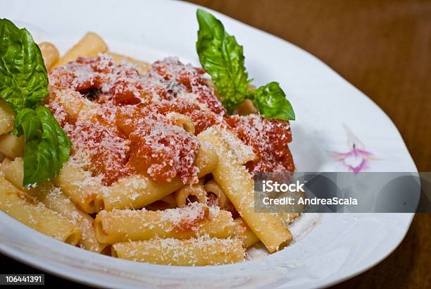 Pasta Mit Frischen Tomatensauce Stockfoto und mehr Bilder von Basilikum - Basilikum, Begehren, Berühmtheit