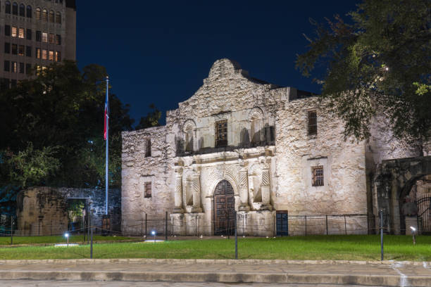 istock Side View of the Alamo at Night Long Exposure 1064425830