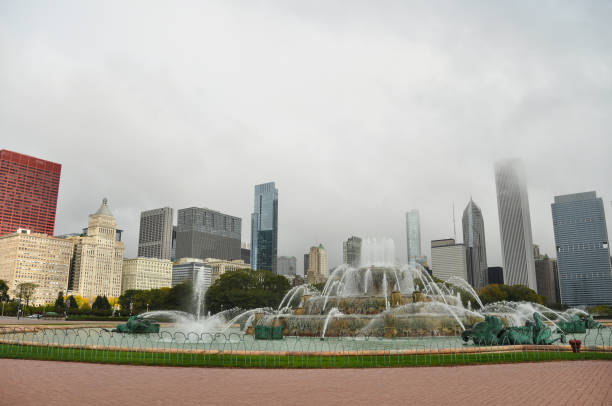 fontanna buckingham w chicago - grounds city life park grant park zdjęcia i obrazy z banku zdjęć