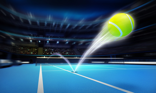 huelga ace de pelota de tenis en una pista azul en el desenfoque de movimiento photo