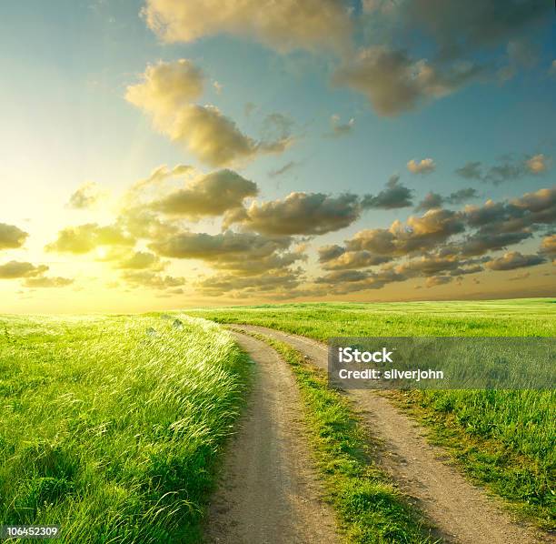 Foto de Paisagem De Verão e mais fotos de stock de Azul - Azul, Beleza natural - Natureza, Campo