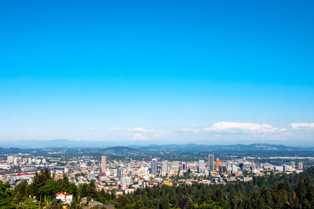 istock City view - Portland, Oregon 1064577464