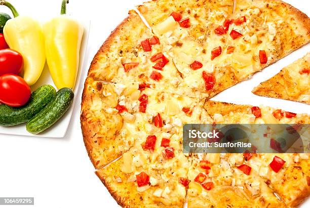 Pizza Fresca - Fotografie stock e altre immagini di Ananas - Ananas, Bianco, Carne